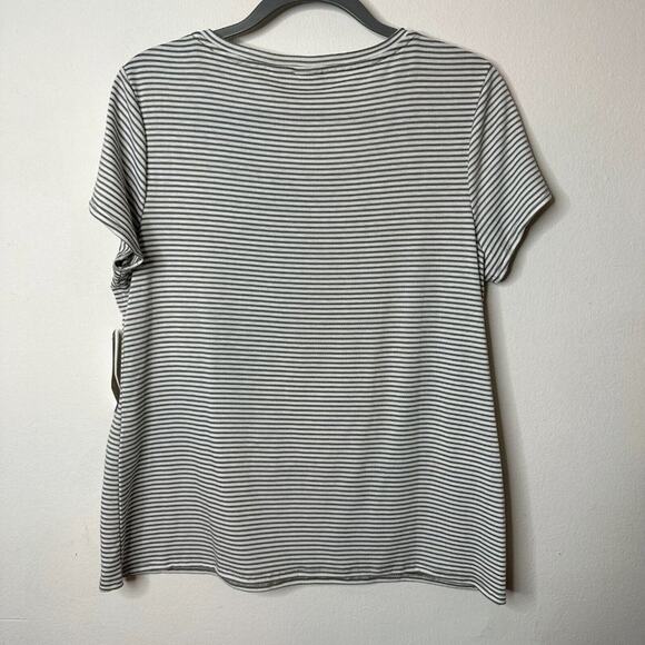 NWT Chico's Zenergy Wild At Heart Olive White Stripe V-Neck Tee  1 - Picture 4 of 13